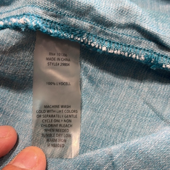 Soft Surroundings Shirt Dress
Size M Turquoise Blue
Chambray Lagenlook Tunic - Picture 9 of 11